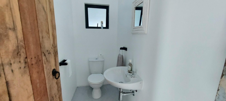 4 Bedroom Property for Sale in Cintsa East Eastern Cape